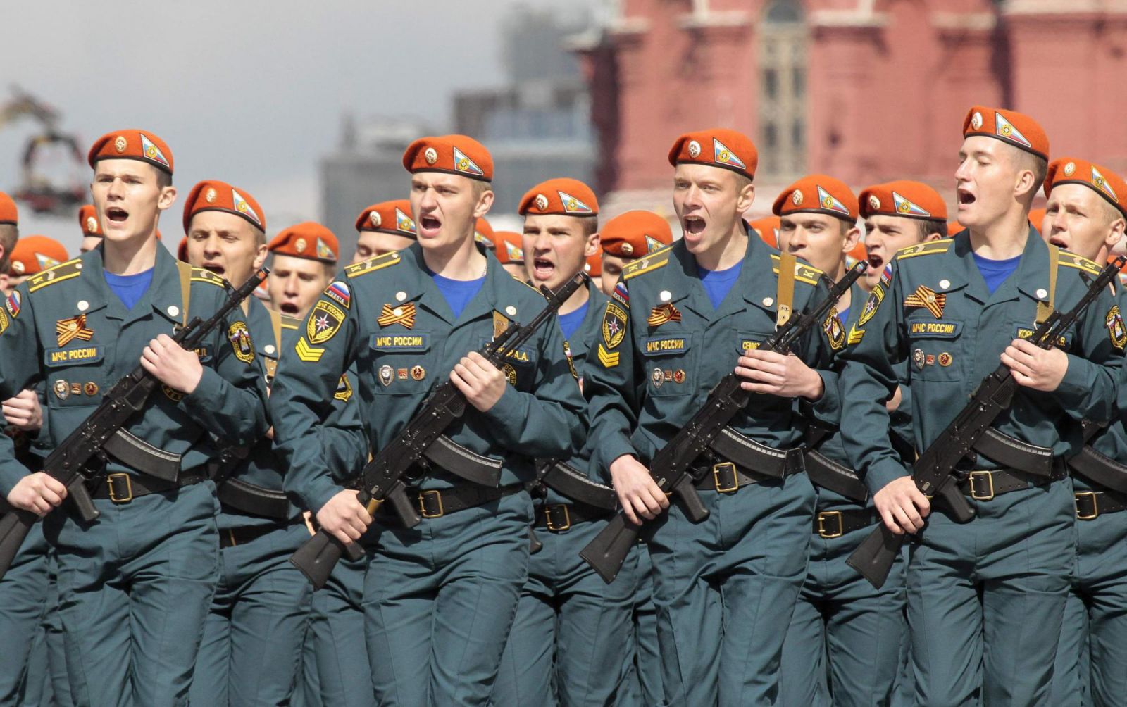 莫斯科举行盛大阅兵式 庆祝卫国战争胜利66周年(图10) 001ec95b71aa0f321a9429.jpg