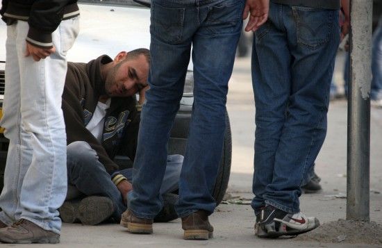 巴勒斯坦示威者与以色列军队冲突10死160伤(图2) 2.jpg