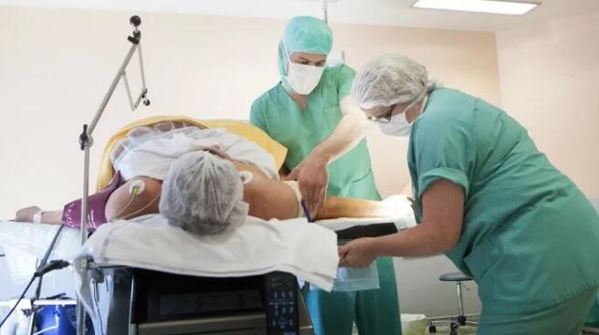 重磅消息:德国再次大把撒钱纾困,抗击新冠有新法(图2) 26(806).jpg