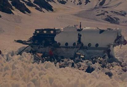 空难之后,他们吃起了同伴尸体(图5) 24(940).jpg