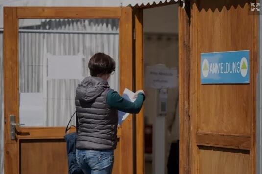 护士偷换掉辉瑞疫苗,给9000人打“假疫苗”!调查后发现...(图4) 41(754).jpg