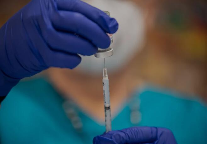 护士偷换掉辉瑞疫苗,给9000人打“假疫苗”!调查后发现...(图6) 43(649).jpg