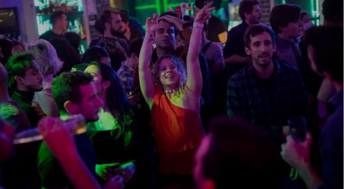 加拿大全境大解封!人们开始狂欢;世卫着手为宣布大流行结束做准备(图8) 42(748).jpg