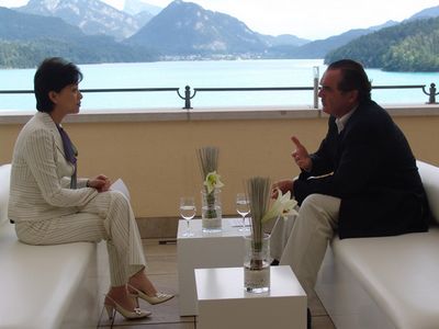 杨澜创业故事:人生需要规划(图2) 357_201101081724161H938.jpg