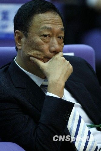 郭台铭自称不屑巴菲特 呛股神不是神(图1) U5292P31T1D9969507F46DT20110610093748.jpg