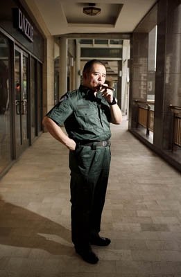 乔良少将:“海洋利益需要航母”(图2) 乔良少将:“海洋利益需要航母”(图2)