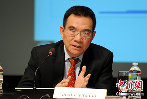 林毅夫谈欧债和美国经济危机:不是钱的问题(图1) 119e60bf4cfe451794d20735cccb5425.jpg