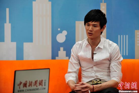 鲍春来谈退役后生活:尚未进娱乐圈 曝交女友标准(图1) U186P4T8D3689573F107DT20120222154101.jpg