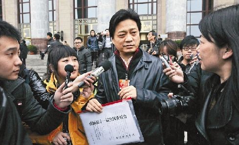 崔永元:看不惯我们做的某些东西 寂寞找不到知音(图1) 12212537943321296832.jpg