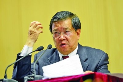 龙永图:各国精英都愿到中国留学才叫影响力(图1) U262P4T8D3918071F107DT20120527110546.jpg