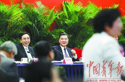 广东省长朱小丹:革命革到自己头上对政府是考验(图1) 20123675340.jpg