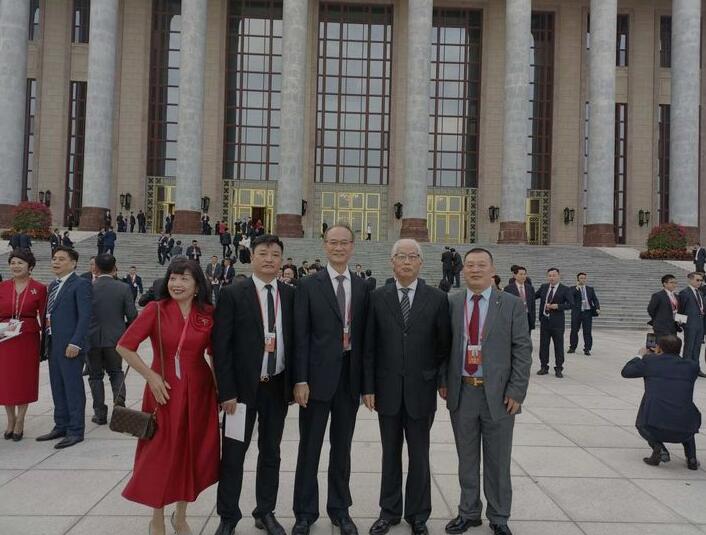 巴塞罗那丽水总商会会长陈康年应邀出席中华人民共和国成立72周年国庆招待会(图4) 42.jpg