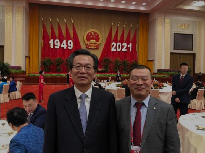 巴塞罗那丽水总商会会长陈康年应邀出席中华人民共和国成立72周年国庆招待会(图11) 48.jpg