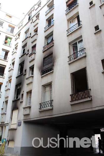 巴黎美丽城街区发生火灾17人受伤 华人未受波及(图1) 1.jpg