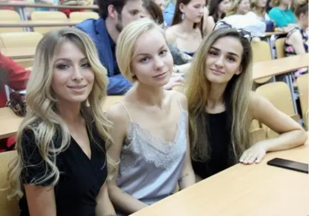 俄罗斯鼓励“中俄通婚”,但她们这个“生理缺陷”,让人望而却步!(图3) 43.png