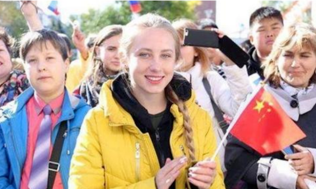 俄罗斯鼓励“中俄通婚”,但她们这个“生理缺陷”,让人望而却步!(图6) 46.png