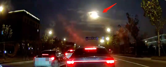 傍晚,杭州上空划过“火球”(图2) 21.png