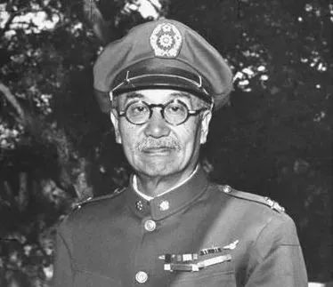 此人官至总司令,将女兵霸占,还点名要宋美龄,最终被活埋黄河边(图2) 21.jpg