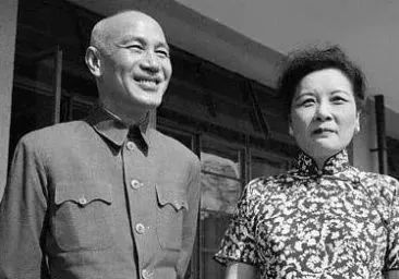 此人官至总司令,将女兵霸占,还点名要宋美龄,最终被活埋黄河边(图7) 26.jpg