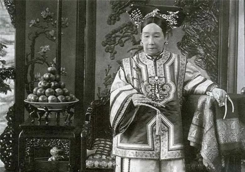 慈禧死前抓走一百个孩子,孙殿英炸开慈禧墓,才发现孩子们的用途(图4) 32.jpg