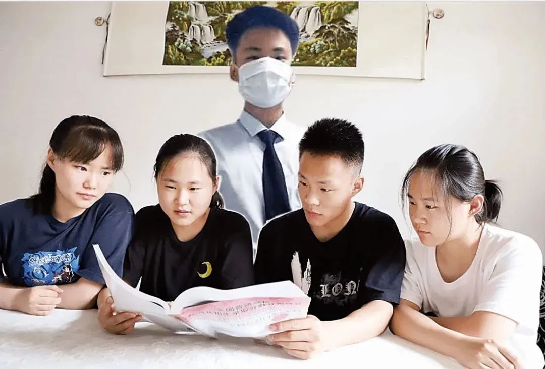 中国首例“5胞胎”长大了!个个年满20岁,如今现状却让人唏嘘......(图16) 35.jpg