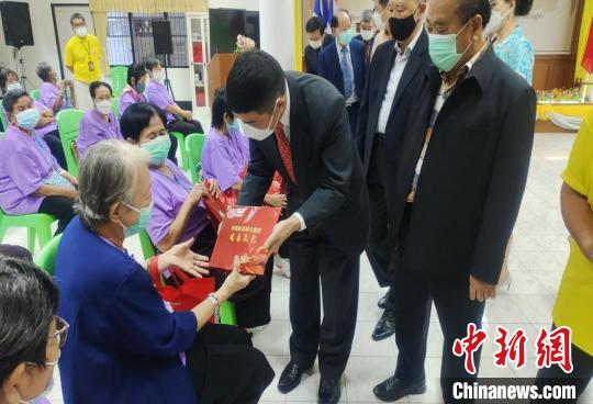 慰问现场 中国驻泰国大使馆供图 慰问现场 中国驻泰国大使馆供图