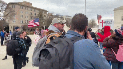 “美国民主崩塌日”再盖章!(图4) “美国民主崩塌日”再盖章!(图4)