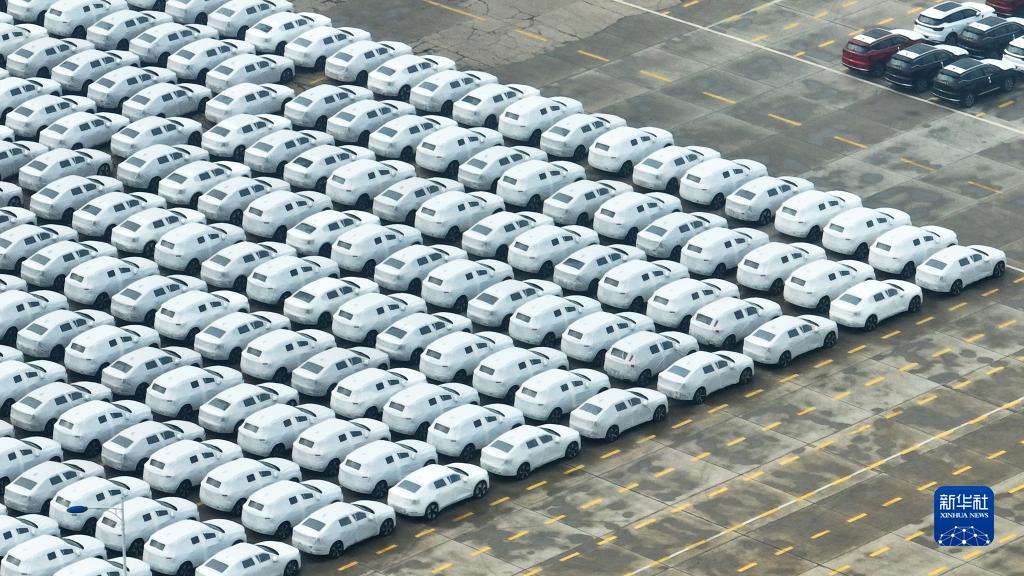 中国外贸规模首破40万亿元关口(图1) 中国外贸规模首破40万亿元关口(图1)