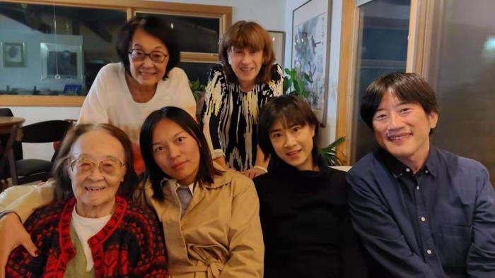 98岁华裔作家聂华苓:我还住在爱荷华,我很好(图2) 98岁华裔作家聂华苓:我还住在爱荷华,我很好(图2)