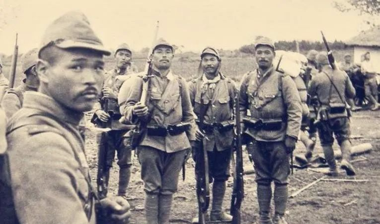 日本投降前一晚,国内士兵一夜疯狂,给中国留下数十年遗恨(图6) 55.png