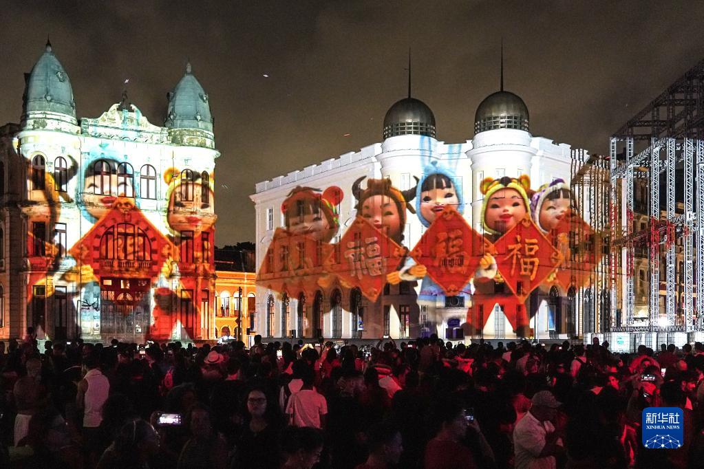 “春节热”点亮全球“中国红”(图3) “春节热”点亮全球“中国红”(图3)