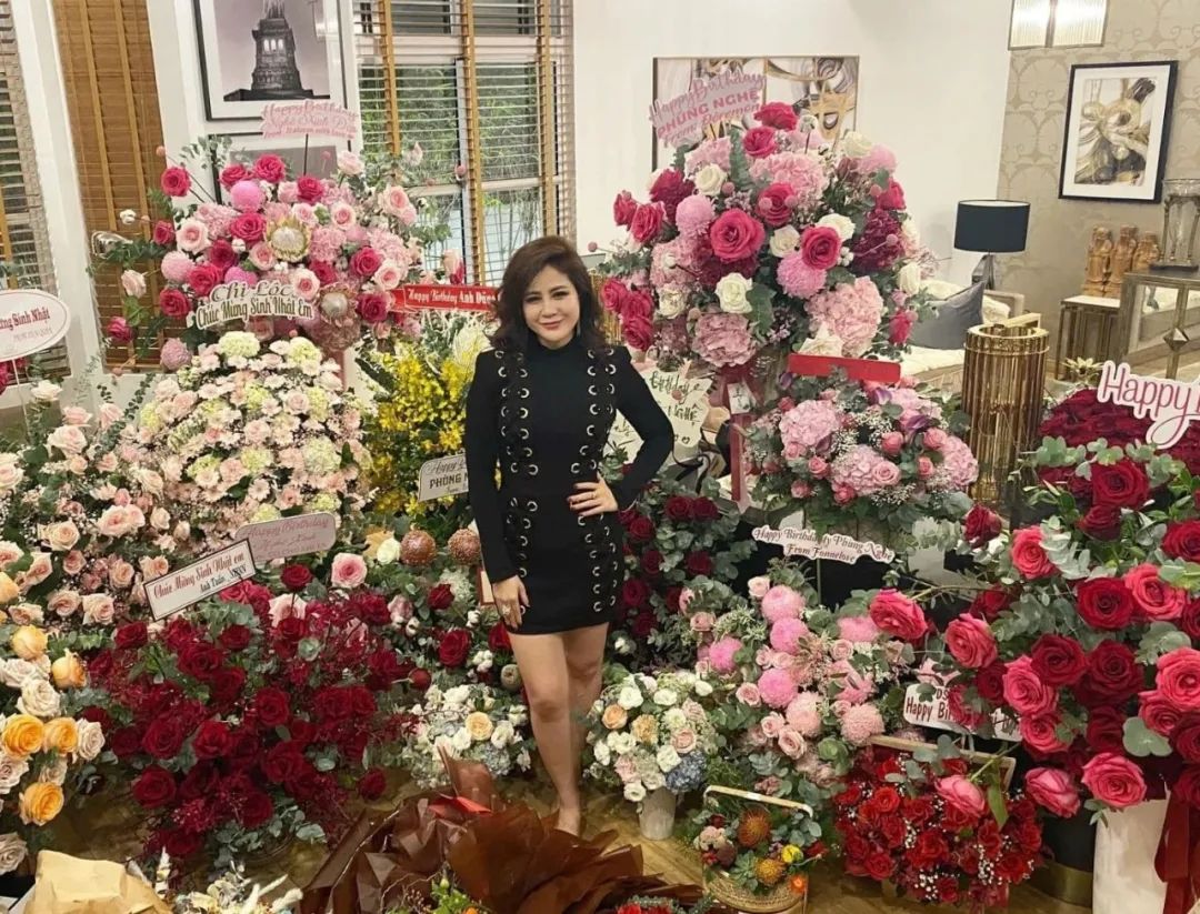 狂骗1000亿……这个农村姑娘迷倒40名高富帅(图5) 49.jpg