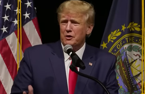 尺度大!特朗普真演上了!(图1) 26.png