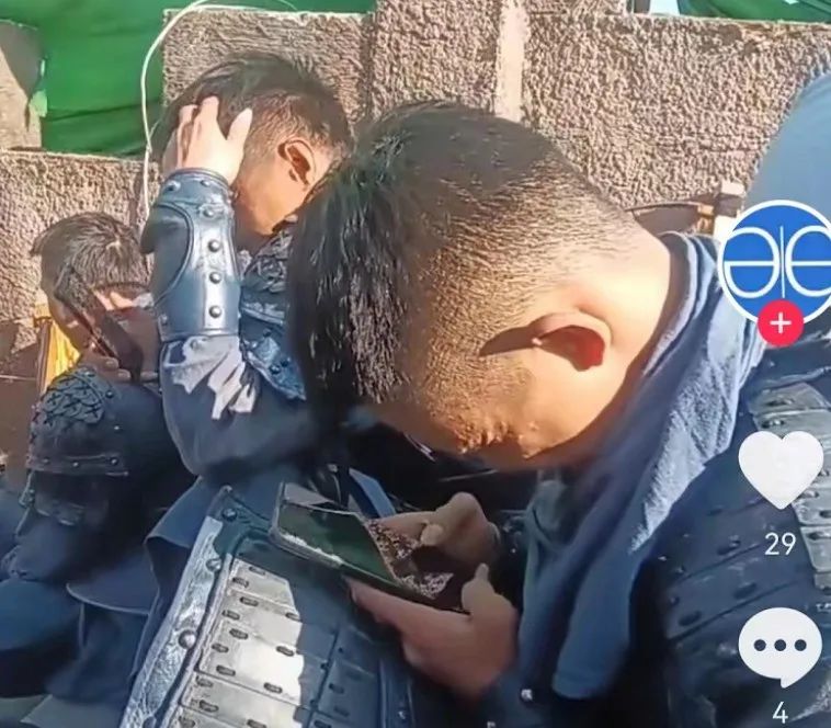 横店20万群演现状:美女泛滥、懒汉遍地,他们到底何去何从?(图8) 27.jpg