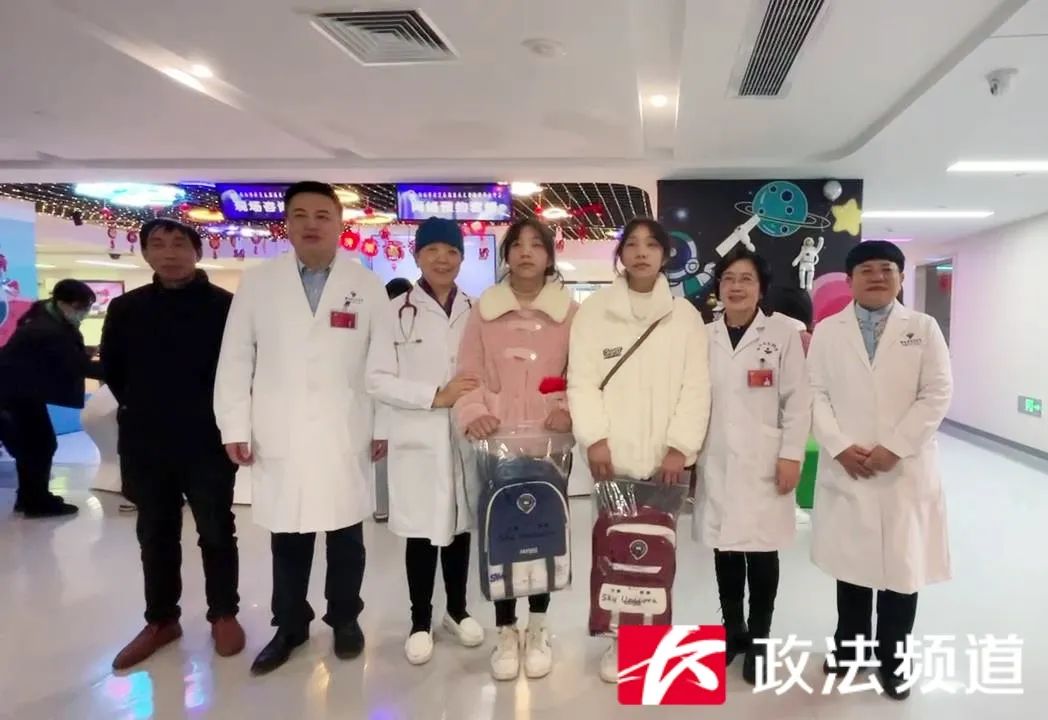 冲上热搜!连体女婴术后14年,“亭亭玉立”(图9) 61.jpg