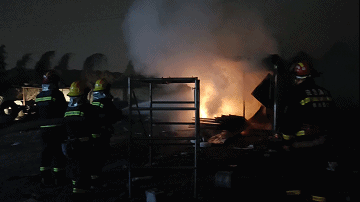 出门取个快递,回来傻眼了……(图4) 27.gif