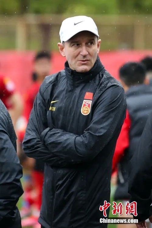 这次的新帅什么来头?能救得了国足吗?(图4) 34.jpg
