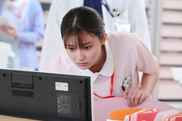 10亿人没坐过飞机,70%老人不会用智能机,怕露怯他们求教学(图5) 27.png