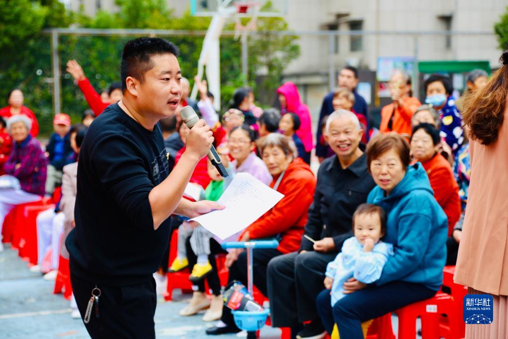 习近平总书记关切事丨新时代,这座丰碑持续激发崇德向善磅礴伟力(图6) 习近平总书记关切事丨新时代,这座丰碑持续激发崇德向善磅礴伟力(图6)