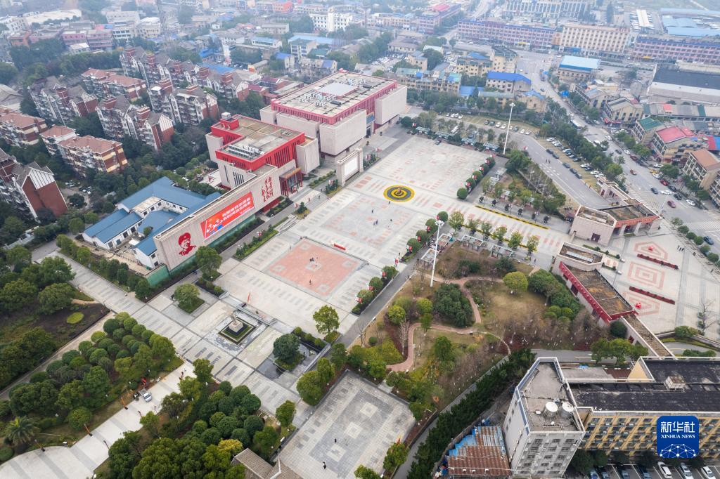 习近平总书记关切事丨新时代,这座丰碑持续激发崇德向善磅礴伟力(图8) 习近平总书记关切事丨新时代,这座丰碑持续激发崇德向善磅礴伟力(图8)