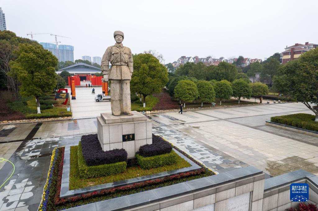 习近平总书记关切事丨新时代,这座丰碑持续激发崇德向善磅礴伟力(图9) 习近平总书记关切事丨新时代,这座丰碑持续激发崇德向善磅礴伟力(图9)