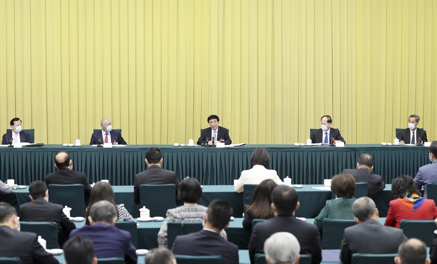 王沪宁参加港澳地区全国政协委员联组讨论(图1) 王沪宁参加港澳地区全国政协委员联组讨论(图1)