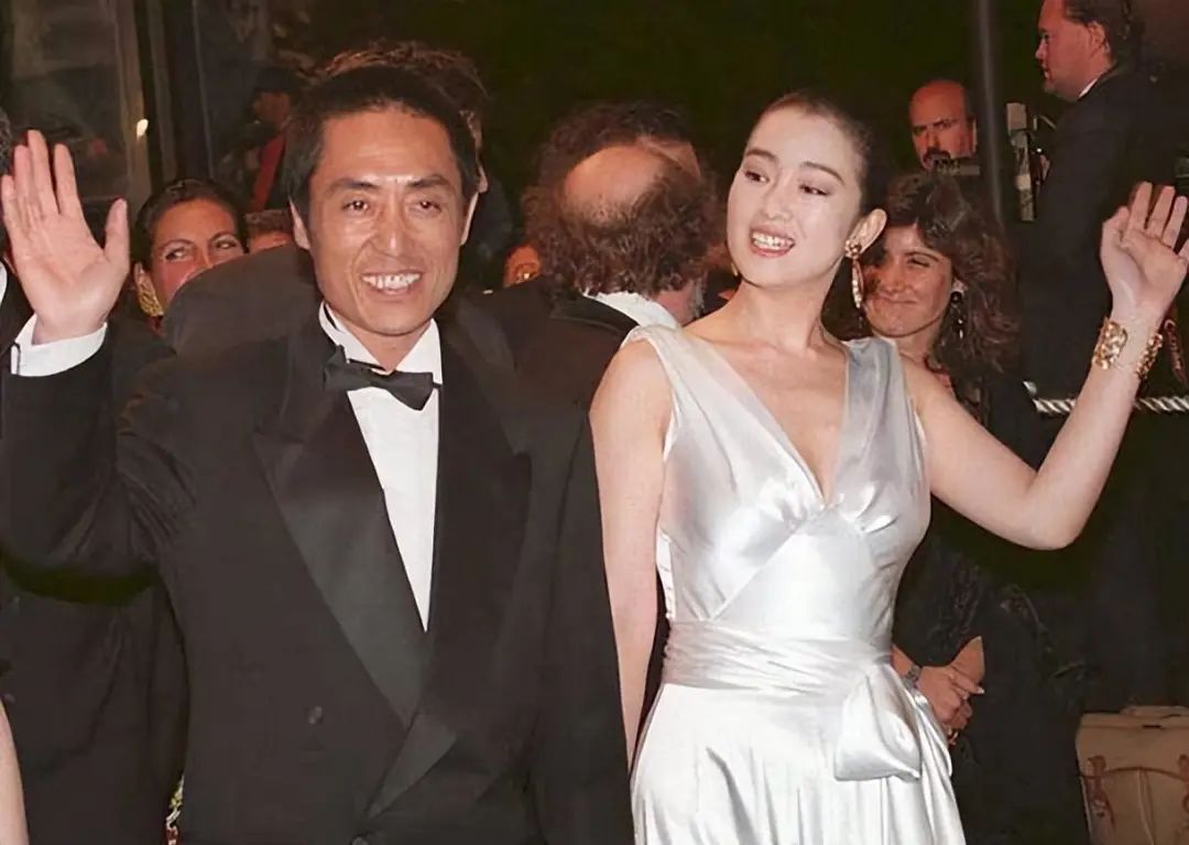 嫁给70岁法国人,情愿当老头的第四任妻子,巩俐到底在追求什么?(图1) 30.jpg