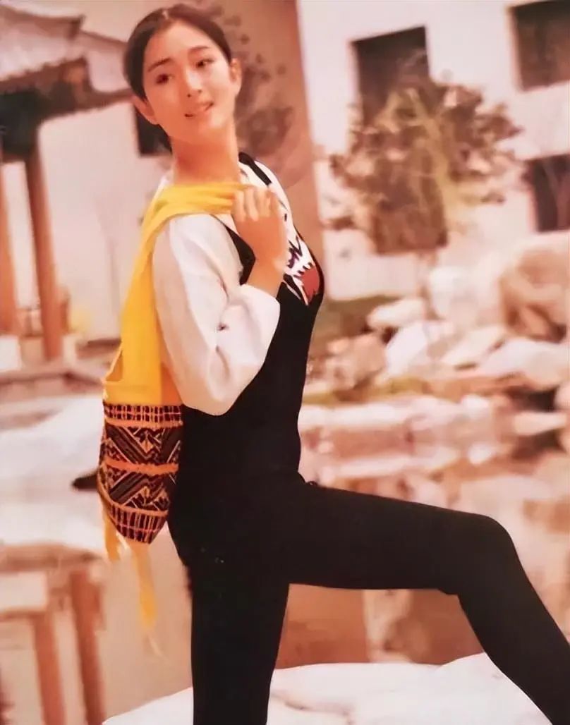 嫁给70岁法国人,情愿当老头的第四任妻子,巩俐到底在追求什么?(图2) 31.jpg