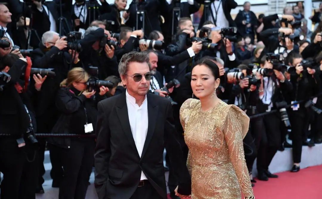 嫁给70岁法国人,情愿当老头的第四任妻子,巩俐到底在追求什么?(图10) 39.jpg