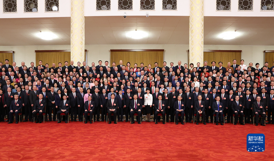 十四届全国人大一次会议在京闭幕 习近平发表重要讲话(图6) 十四届全国人大一次会议在京闭幕 习近平发表重要讲话(图6)