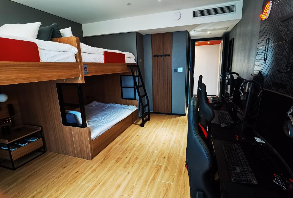 严禁违规接待未成年人,三部门着手引导电竞酒店行业健康发展(图1) 严禁违规接待未成年人,三部门着手引导电竞酒店行业健康发展(图1)