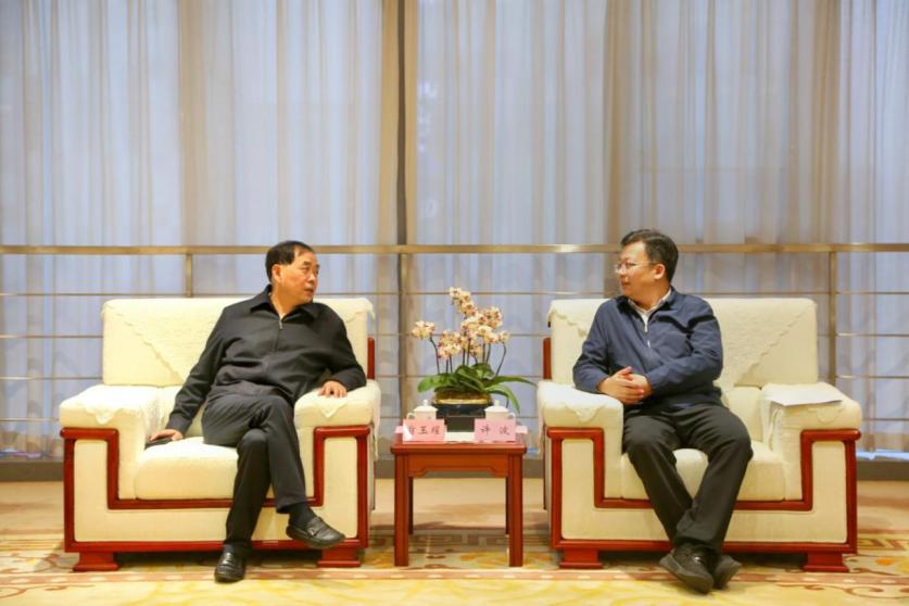 中国进出口银行福建省分行行长许波会见福建省工业和信息化厅党组书记、厅长翁玉耀一行(图1) 中国进出口银行福建省分行行长许波会见福建省工业和信息化厅党组书记、厅长翁玉耀一行(图1)