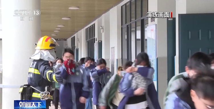 全国中小学安全教育日 各地用多种形式普及安全知识(图2) 全国中小学安全教育日 各地用多种形式普及安全知识(图2)