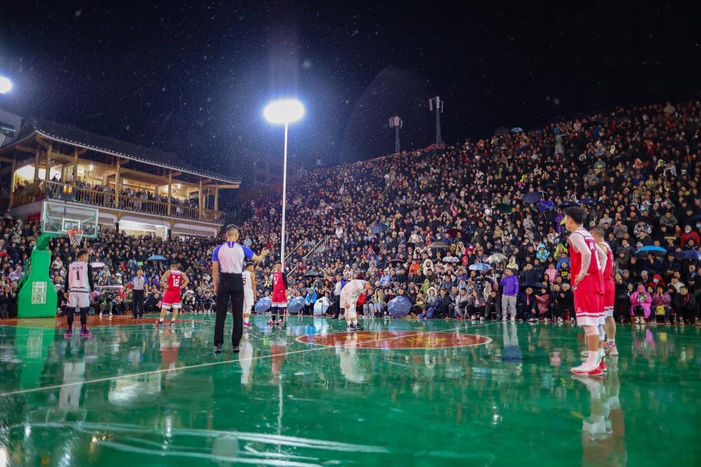 贵州省首届“美丽乡村”篮球联赛收官(图2) 贵州省首届“美丽乡村”篮球联赛收官(图2)